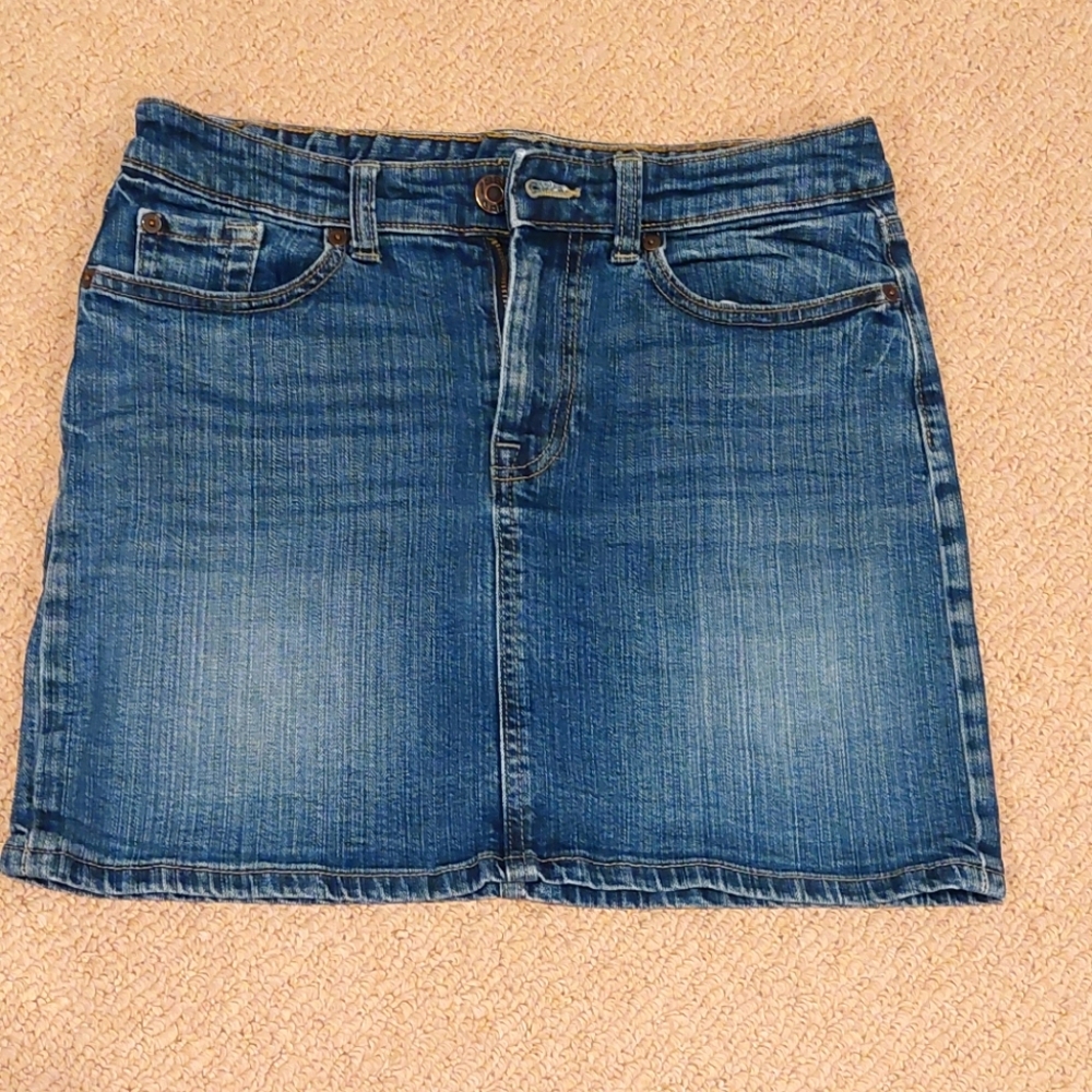 Short jean skirt